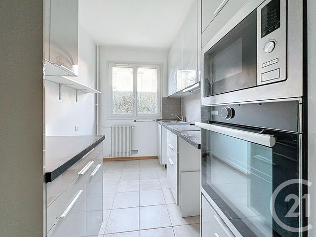 Afficher la photo en grand Appartement F3 à vendre - 3 pièces - 80.13 m2 - VERSAILLES - 78 - ILE-DE-FRANCE - Century 21 Fels Immobilier