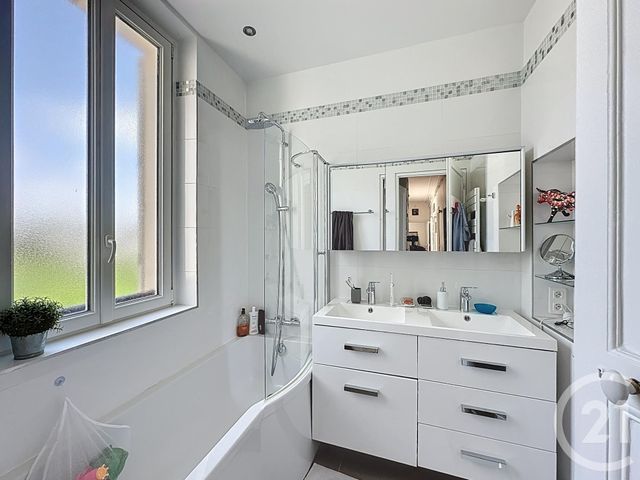 Appartement F5 à vendre - 5 pièces - 124.77 m2 - VERSAILLES - 78 - ILE-DE-FRANCE - Century 21 Fels Immobilier