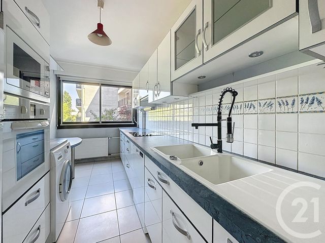 Afficher la photo en grand Appartement F5 à vendre - 5 pièces - 102.75 m2 - LE CHESNAY - 78 - ILE-DE-FRANCE - Century 21 Fels Immobilier