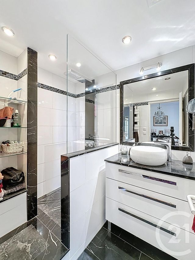 Appartement F4 à vendre - 4 pièces - 83.9 m2 - VERSAILLES - 78 - ILE-DE-FRANCE - Century 21 Fels Immobilier