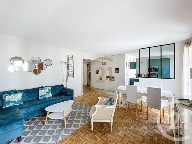 Afficher la photo en grand Appartement F4 à vendre - 4 pièces - 80.79 m2 - VERSAILLES - 78 - ILE-DE-FRANCE - Century 21 Fels Immobilier