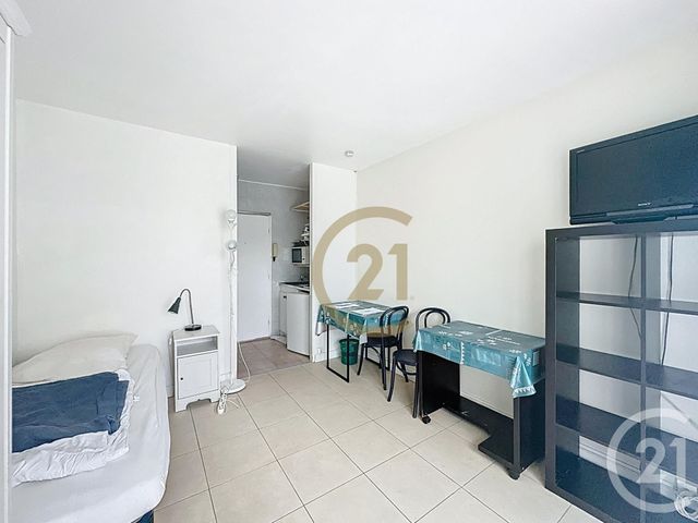 Afficher la photo en grand Appartement F1 à louer - 1 pièce - 14.76 m2 - VERSAILLES - 78 - ILE-DE-FRANCE - Century 21 Fels Immobilier