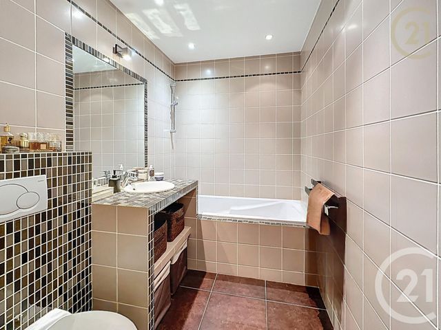 Appartement T5 à vendre - 5 pièces - 111.17 m2 - LE CHESNAY - 78 - ILE-DE-FRANCE - Century 21 Fels Immobilier