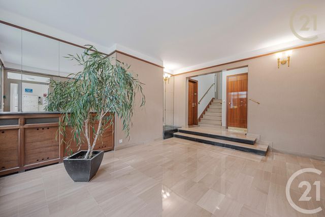 Appartement T3 à vendre - 3 pièces - 69.7 m2 - VERSAILLES - 78 - ILE-DE-FRANCE - Century 21 Fels Immobilier