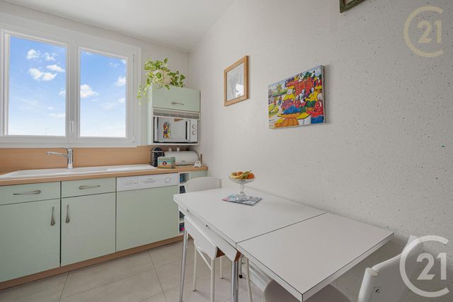 Appartement T3 à vendre - 3 pièces - 69.7 m2 - VERSAILLES - 78 - ILE-DE-FRANCE - Century 21 Fels Immobilier